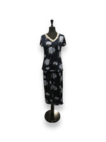 Load image into Gallery viewer, Women's Peached Jersey Knit Drop Shoulder Capri Set with Satin Bow
